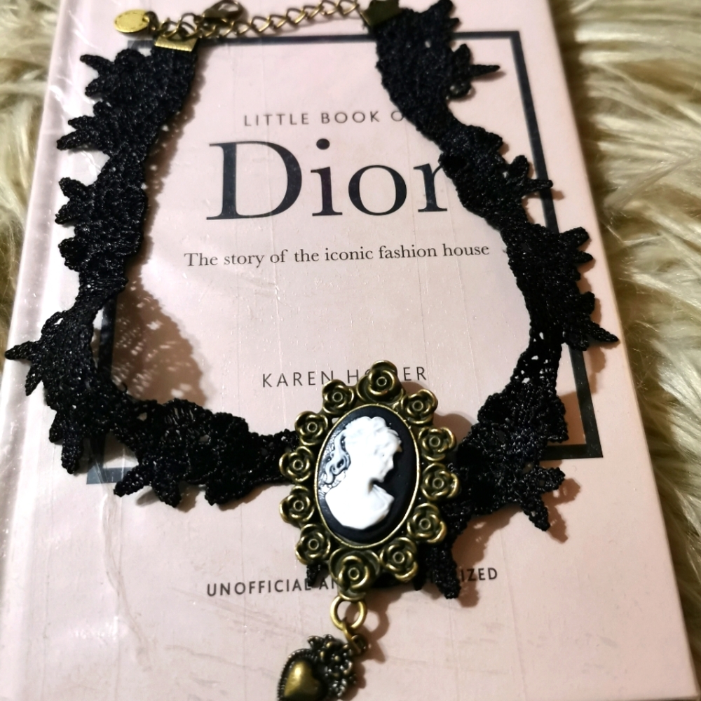 Choker with faux cameo